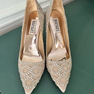 Badgley Mischka Cream Crystal Embellished Heels